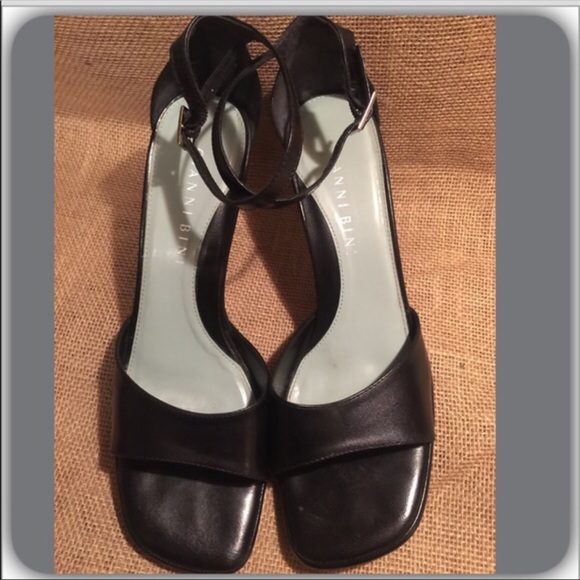 ✔️Gianni Bini Black Leather Sandal Size 10 - Picture 2 of 4